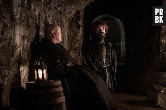 Final "Game of Thrones": foto do novo episódio mostra Lorde Varys (Conleth Hill) e Tyrion Lannister (Peter Dinklage) nas criptas