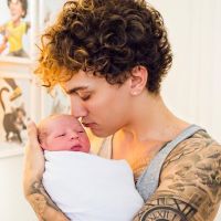 O Christian Figueiredo mostrou os detalhes do nascimento do seu primeiro filho e estamos chorosos