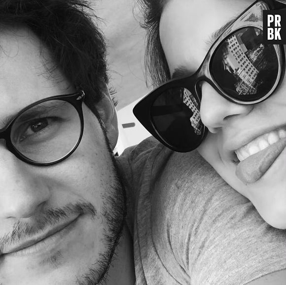 Alice Wegmann explica como descobriu que estava apaixonada: "No primeiro momento, no primeiro beijo"