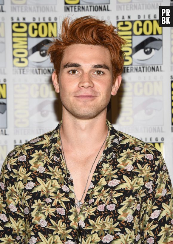 Confira as mensagens de aniversário recebidas por KJ Apa, de "Riverdale"