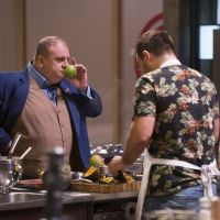 Fernando se atrapalha, derruba prato e acaba sendo eliminado do "MasterChef"