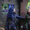 Cenas inéditas de Mal (Dove Cameron) e Evie (Sofia Carson) em "Descendentes 3" são reveladas