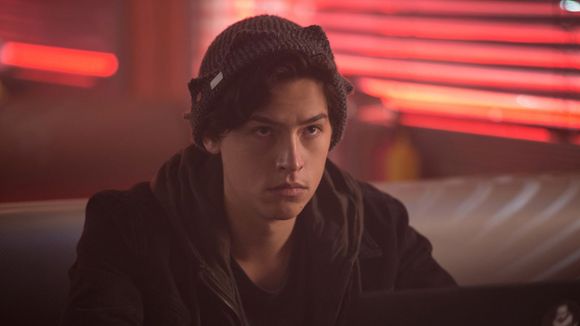 Jughead contará com uma ajudinha extra em "Riverdale" e o ator já foi selecionado!