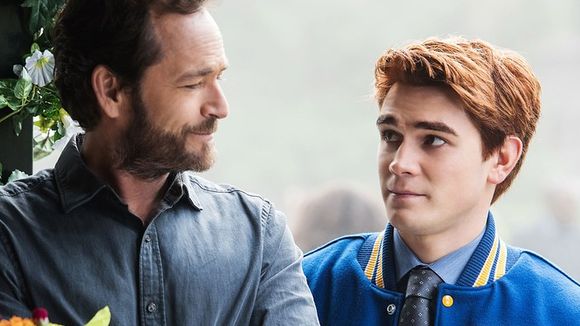 Veja as primeiras imagens do episódio em homenagem a Luke Perry em "Riverdale"