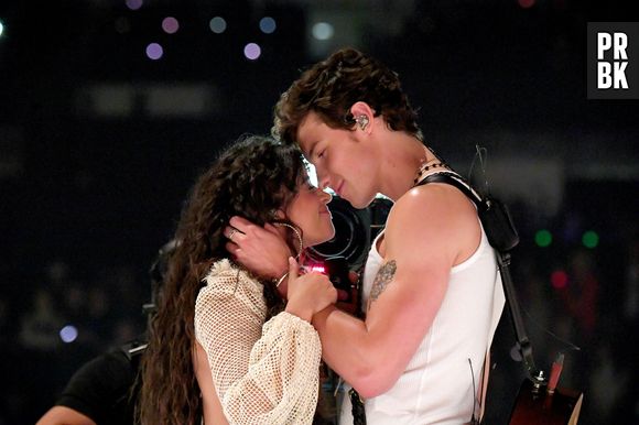 Fãs ciriticam beijo de Camila Cabello e Shawn Mendes e os dois postam vídeo na maior pegação