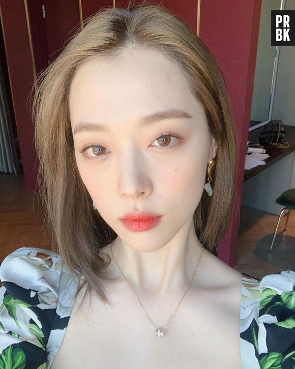 Ex-integrante do grupo f(x), Sulli, comete suicídio aos 25 anos