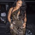 Rihanna vem recebendo críticas por conta das roupas com pele de animal que está vendendo
