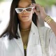 Rihanna está vendendo casacos com pele de animais