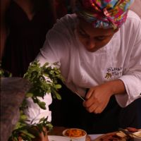 Veganismo negro: a chef de cozinha Thallita Flor explica como funciona esse movimento de inclusão