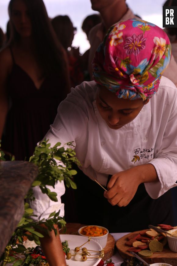 Veganismo negro: a chef de cozinha Thallita Flor explica como parar de comer qualquer alimento de origem animal não é algo inacessível