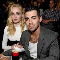 Sophie Turner revelou que não gostava de Jonas Brothers quando era mais nova
