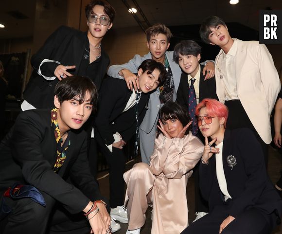 BTS posa com Halsey no Billboard Music Awards 2019

