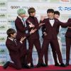 BTS posa no 5º Gaon Chart K-Pop Awards, em 2016

