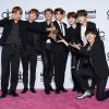 BTS posa no Billboard Music Awards 2017

