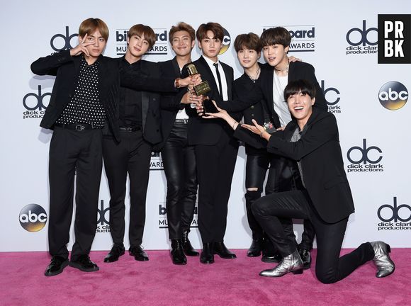 BTS posa no Billboard Music Awards 2017

