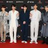 BTS posa no tapete vermelho do MAMA Fans' Choice 2018

