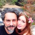  Enquanto gravava as cenas do casamento de Maria Isis em "Imp&eacute;rio", Marina Ruy Barbosa n&atilde;o segurou a ansiedade e publicou uma selfie no Instagram 