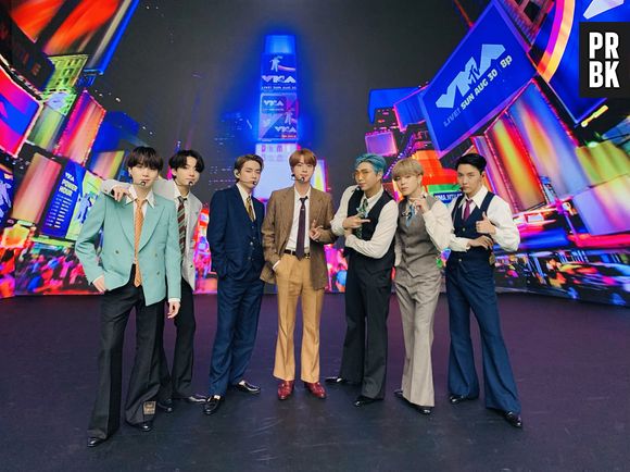 Comeback do BTS pode contar com parceria com Ariana Grande. Entenda