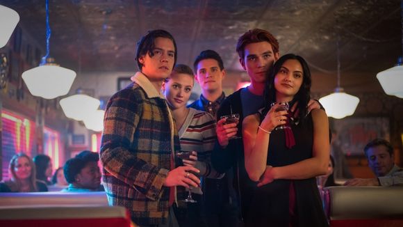 Tente acertar o signo do elenco de "Riverdale" neste quiz