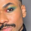 Tássio Santos é influencer de maquiagem especializada em pele negra