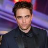 Este quiz vai revelar qual personagem do Robert Pattinson te chamaria pra sair