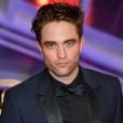Este quiz vai revelar qual personagem do Robert Pattinson te chamaria pra sair