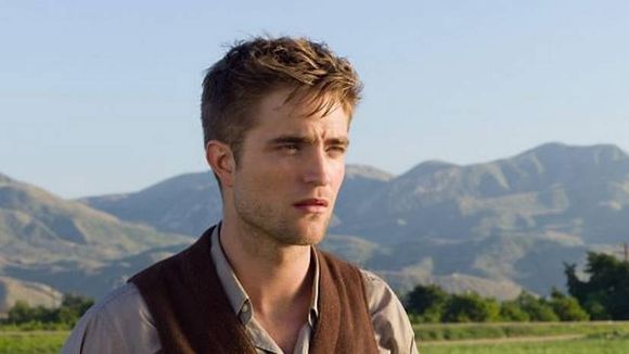 Este teste irá revelar qual personagem do Robert Pattinson te chamaria pra sair