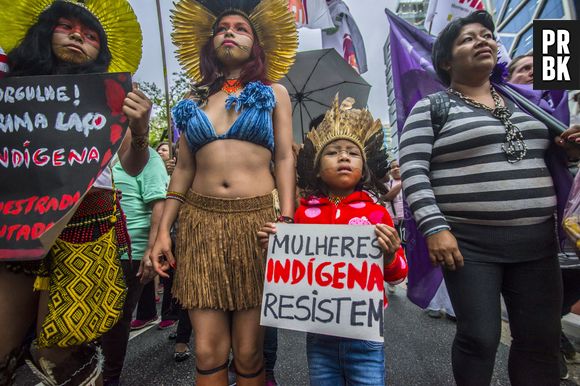 Mulheres não-brancas são as mais afetadas pela desigualdade social e econômica de gênero
