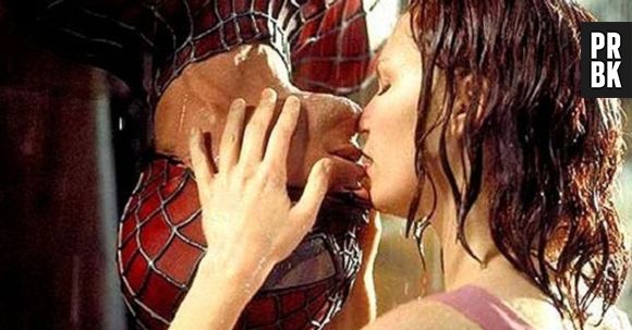 Cena de beijo de cabeça para baixo marcou a história de "Homem-Aranha"