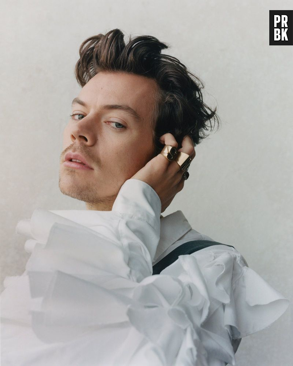 Harry Styles belíssimo em uma sessão de fotos para a revista Guardian Weekend