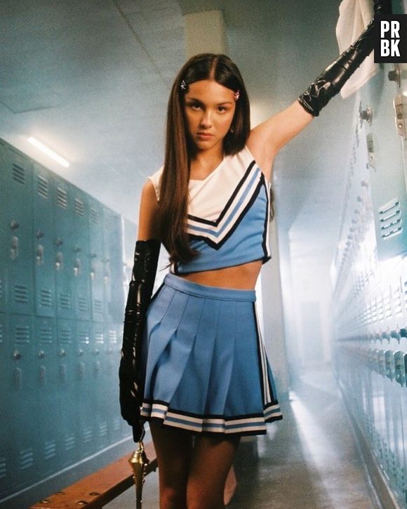 Olivia Rodrigo traz várias referências dos anos 2000 no clipe de "good 4 u"