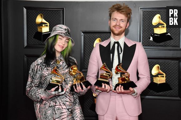 Billie Eilish e seu irmão Finneas ganharam vários Grammy's na cerimônia de 2021