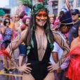 Alessandra Negrini foi acusada de apropriação cultural ao se vestir de índia no Carnaval de 2020