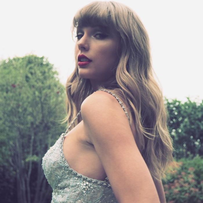 Taylor Swift liberou charadas sobre faixas inéditas de &quot;Red&quot; nesta quinta-feira (5)