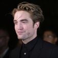  Robert Pattinson admitiu que não lava o cabelo. Fontes próximas ao ator alegaram que ele não cheirava muito bem pelos sets de gravação. 