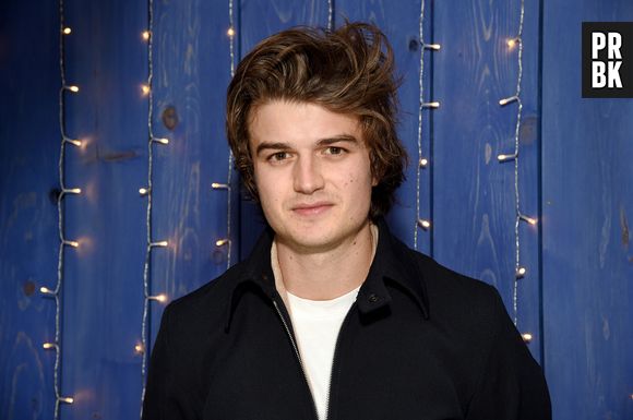 Joe Keery, de "Satranger Things", disse que não lava o cabelo e que "raramente o toca"