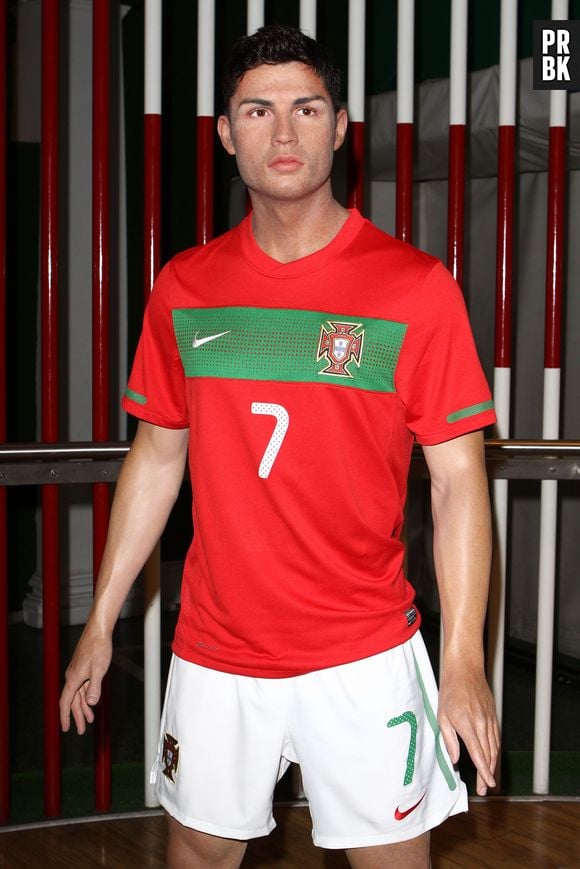 O trabalho de cera de Cristiano Ronaldo foi apresentado no Madame Tussauds em 9 de junho de 2010 em Londres, Inglaterra