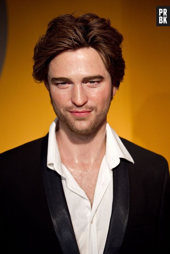 A figura de cera de Robert Pattinson foi revelada no Madame Tussauds, em 22 de abril de 2011, em Washington, DC