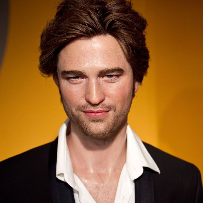 A figura de cera de Robert Pattinson foi revelada no Madame Tussauds, em 22 de abril de 2011, em Washington, DC