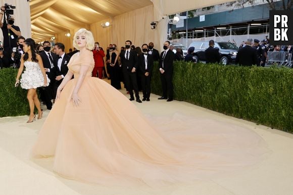 MET Gala 2021: anfitriã do evento, Billie Eilish brilhou com vestido de princesa criado por Oscar de la Renta