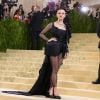 MET Gala 2021: Maisie Williams usou all black Thom Browne