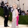 MET Gala 2021: a atriz Julia Garner usou Stella McCartney