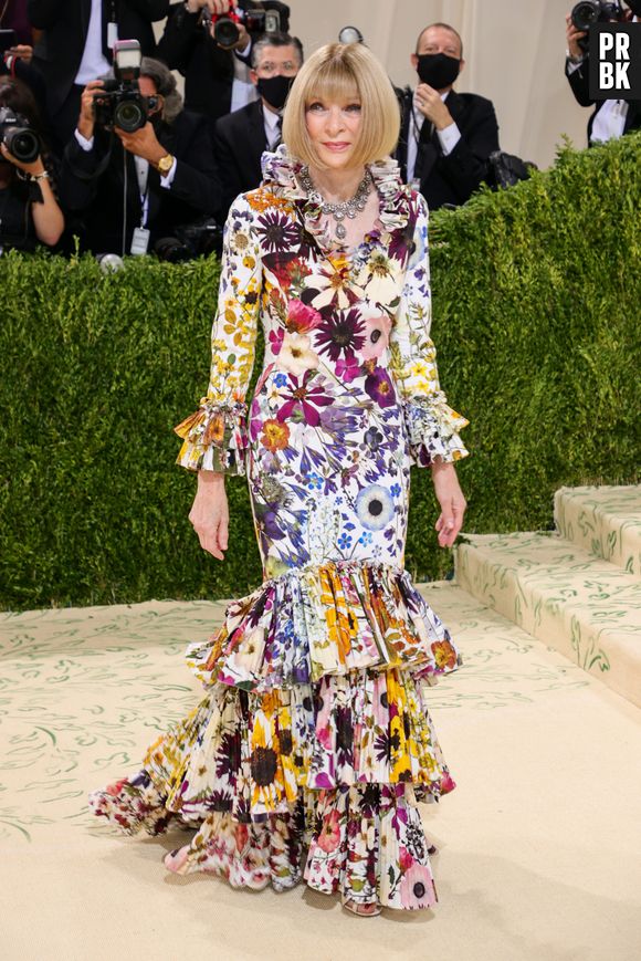 MET Gala 2021: a editora da revista "Vogue", Anna Wintour, usou look floral com babados da marca Oscar de la Renta