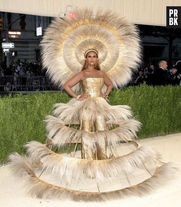 MET Gala 2021: a modelo Iman usou look Harris Reed x Dolce & Gabbana