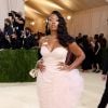 MET Gala 2021: Megan Thee Stallion usou vestido e bolsa Coach, joias Fernando Jorge e sapatos Stuart Weitzman