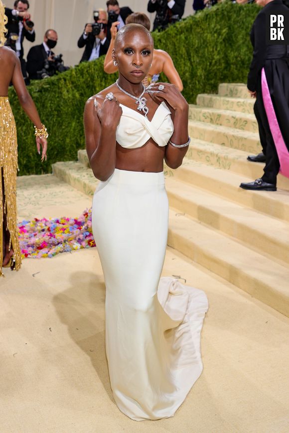 MET Gala 2021: Cynthia Erivo foi de all white Moschino