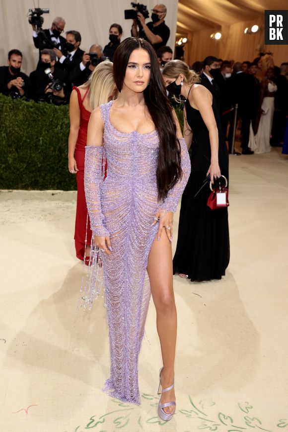 MET Gala 2021: Zoey Deutch de Atelier Versace