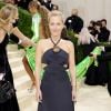 MET Gala 2021: Gillian Anderson usou look Gabriela Hearst com adaptação para Chloe