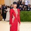 MET Gala 2021: Megan Fox usou all red de Dundas