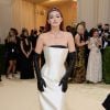 MET Gala 2021: Gigi Hadid usou vestido Prada e joias Jacob & Co.  